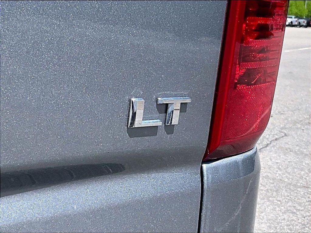 Used 2024 Gray Chevrolet LT image 28