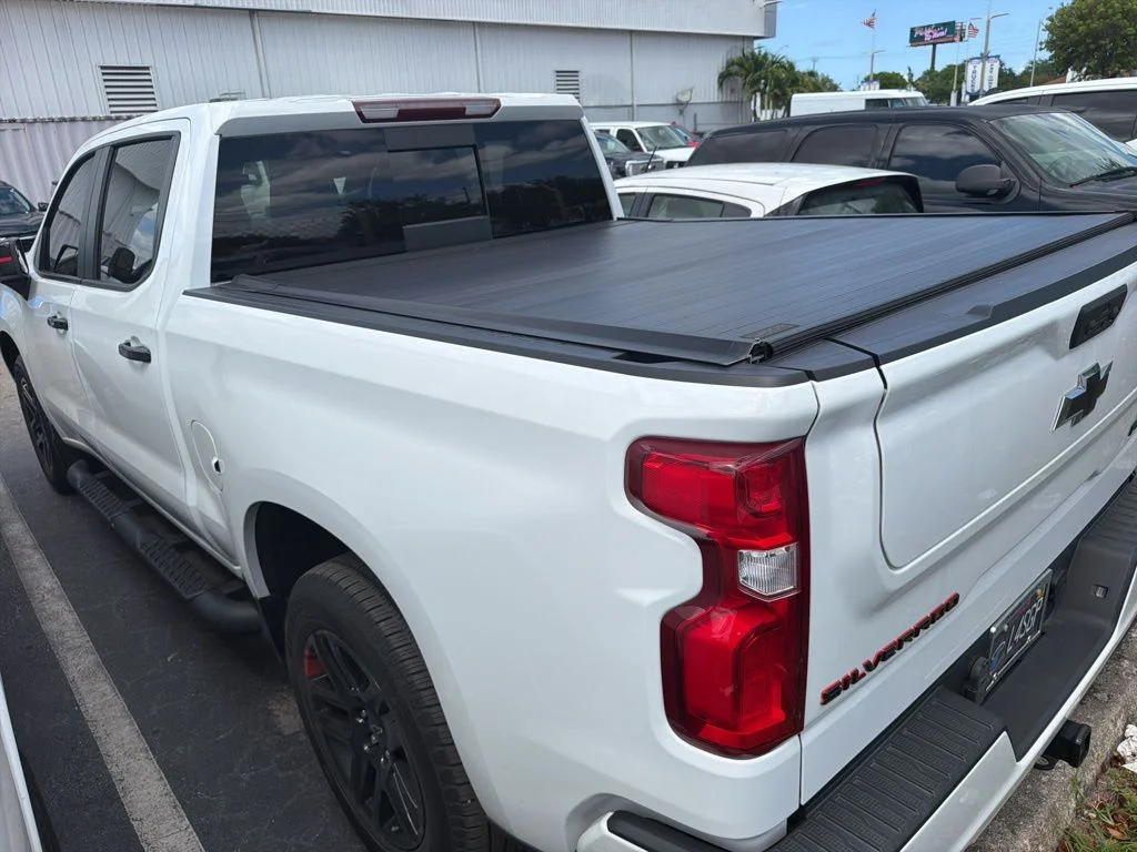 Used 2022 Summit White Chevrolet RST image 9
