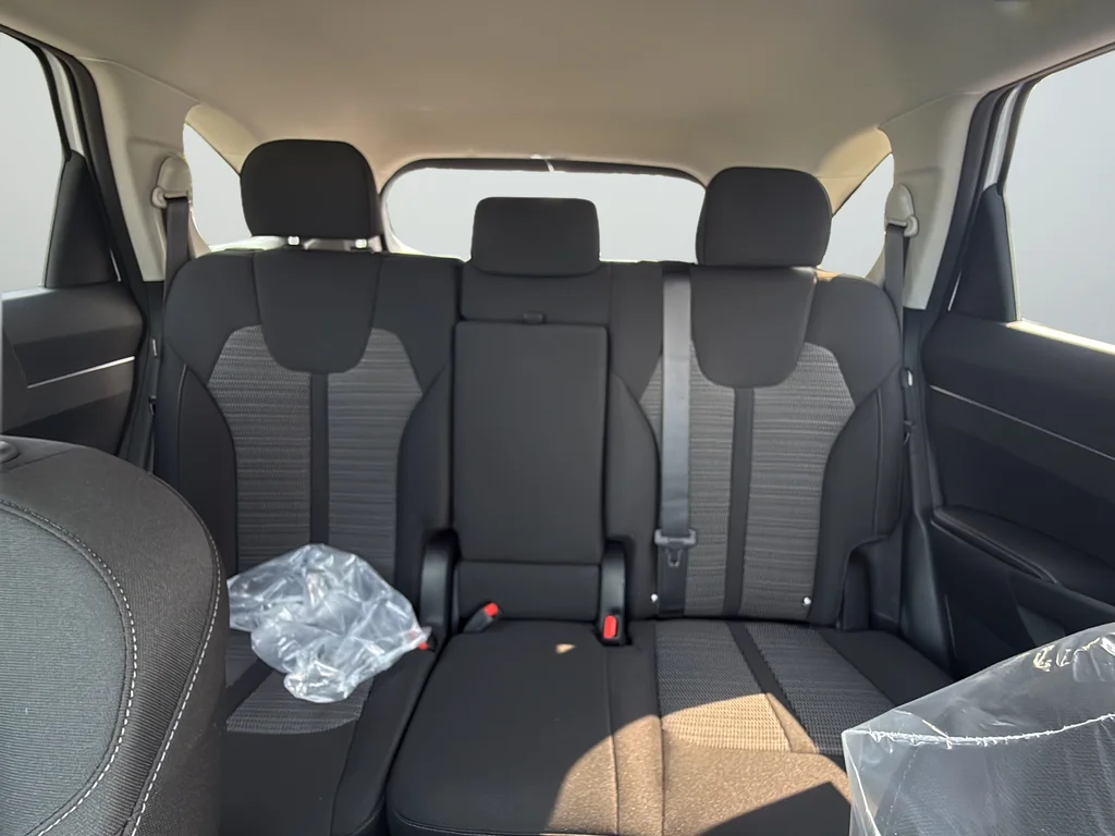 New 2026 Glacial White Pearl Kia LX image 29