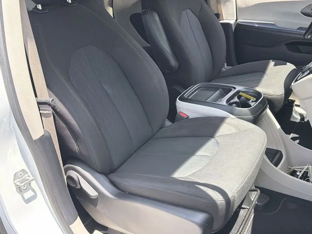 Used 2020 White Chrysler Touring image 34