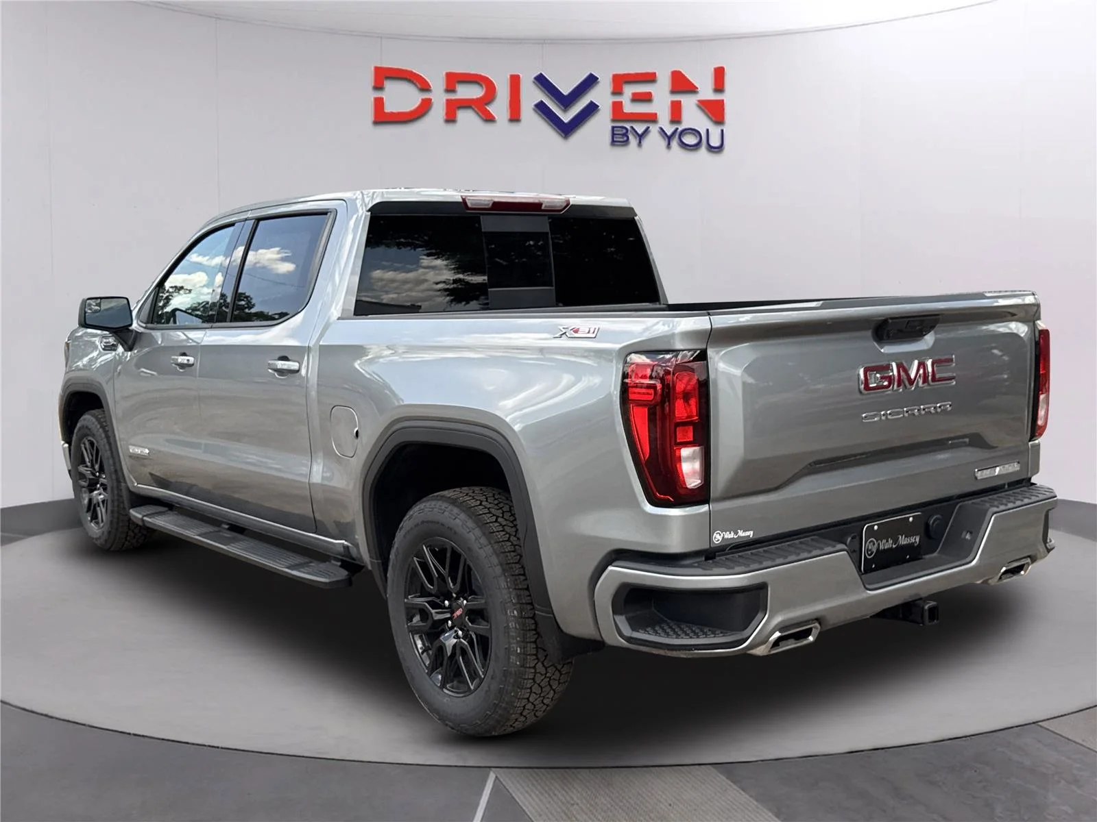 New 2026 Sterling Metallic GMC Elevation image 6