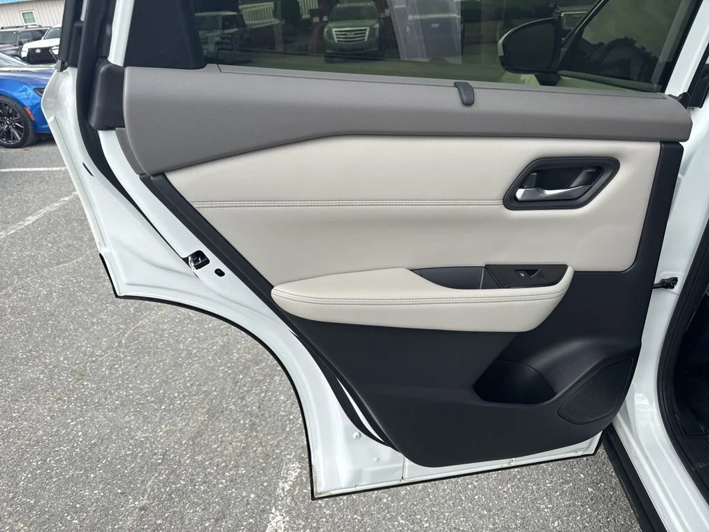 Used 2024 White Nissan SV image 27