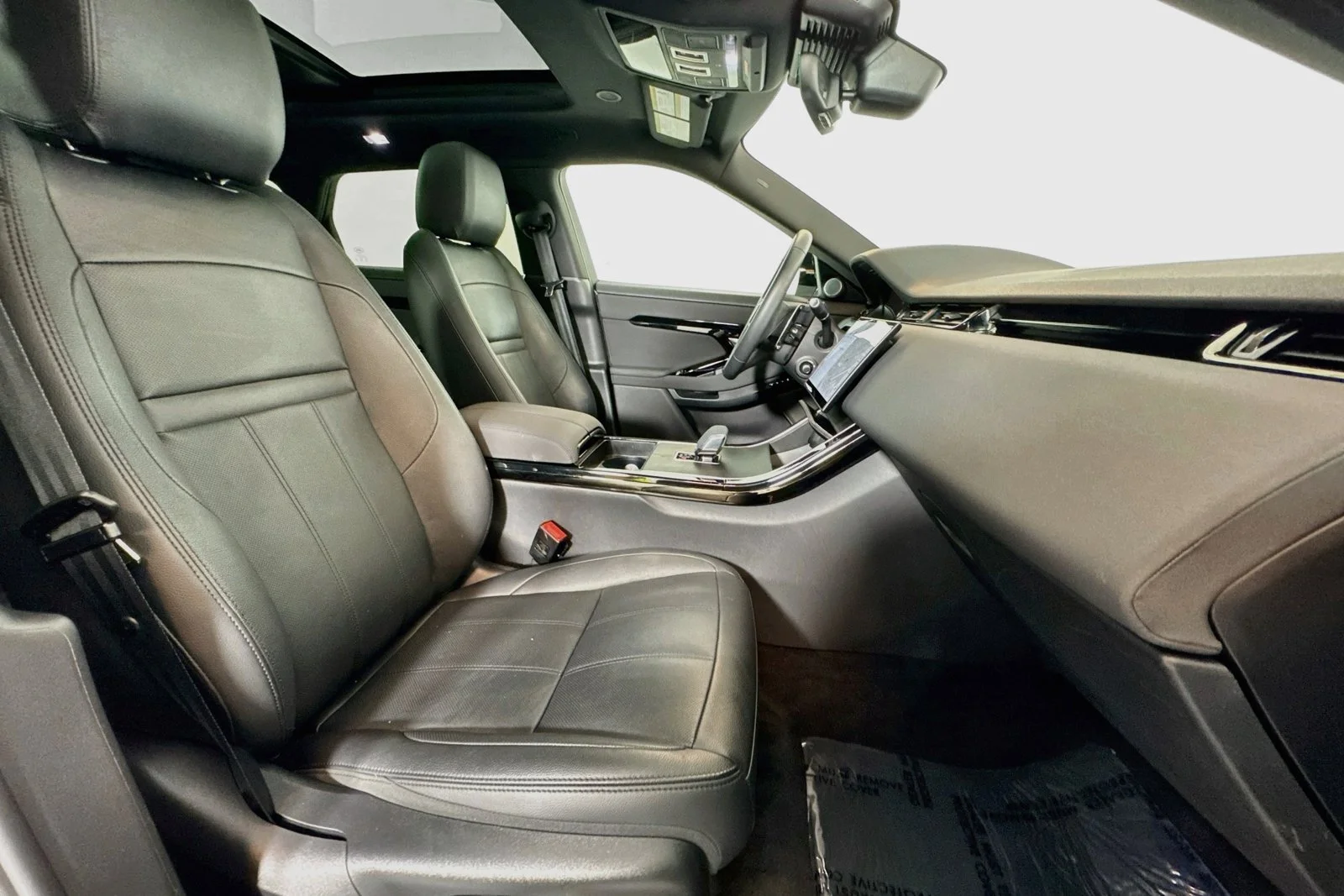 Used 2024 Fuji White Land Rover Dynamic SE image 27