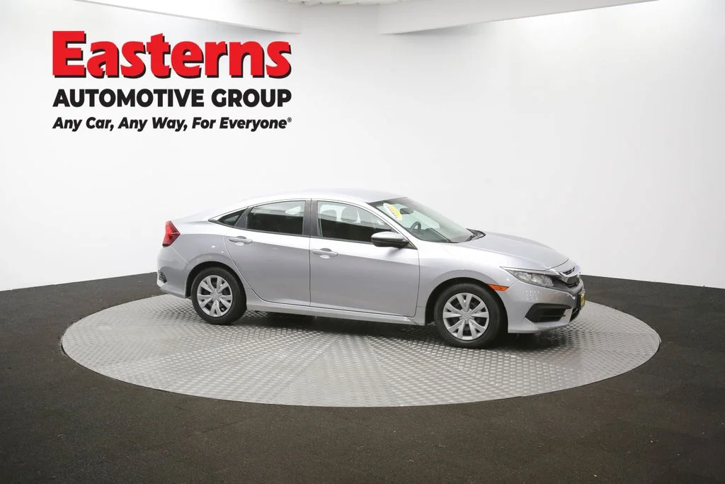 Used 2018 Silver Honda LX image 42