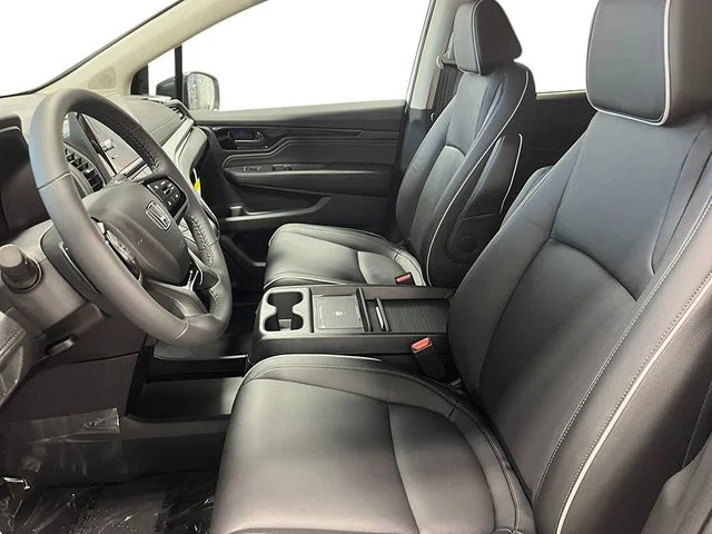 New 2026 Platinum White Pearl Honda Touring image 15