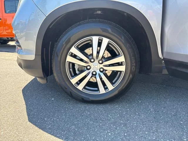 Used 2016 Lunar Silver Metallic Honda EX-L image 29