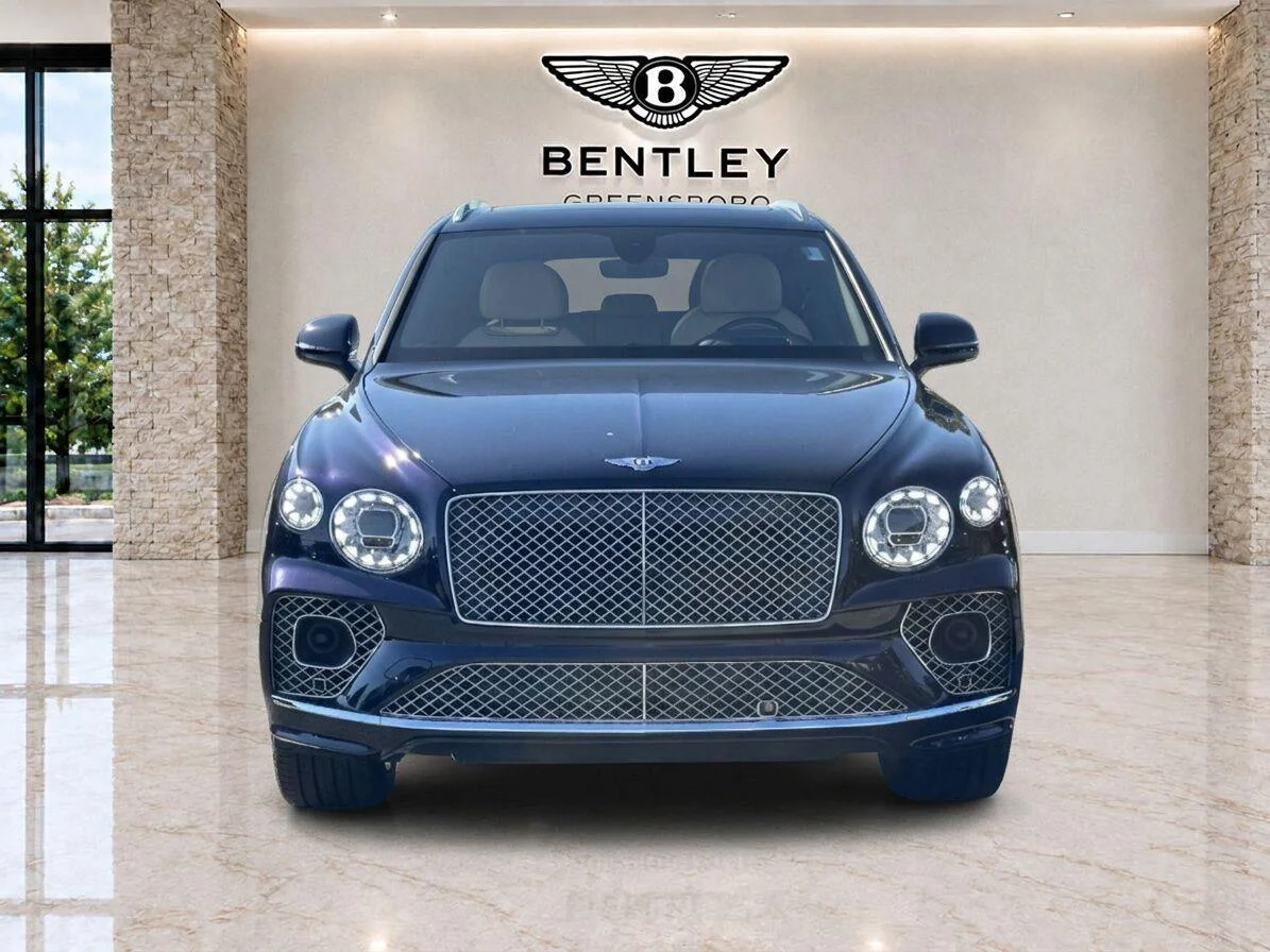 Used 2022 Dark Sapphire Bentley V8 image 8