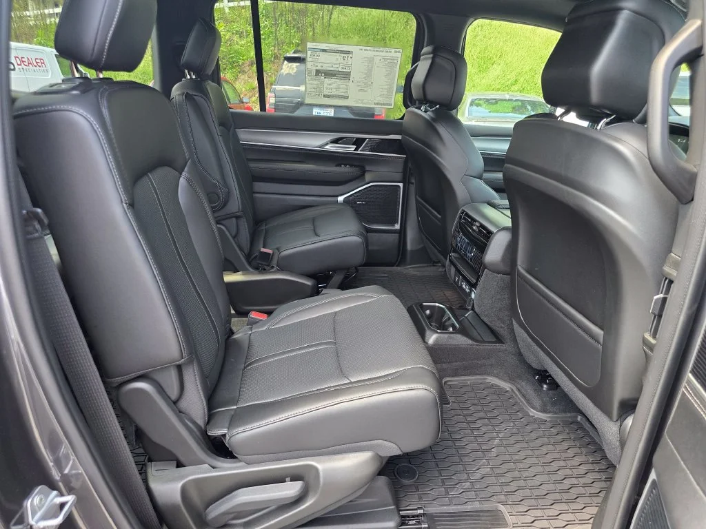 New 2026 Gray Jeep Upland image 26