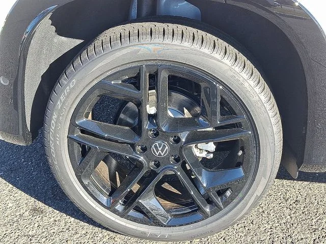 New 2026 White/off-white Volkswagen 2.0T SE R-Line Black image 5