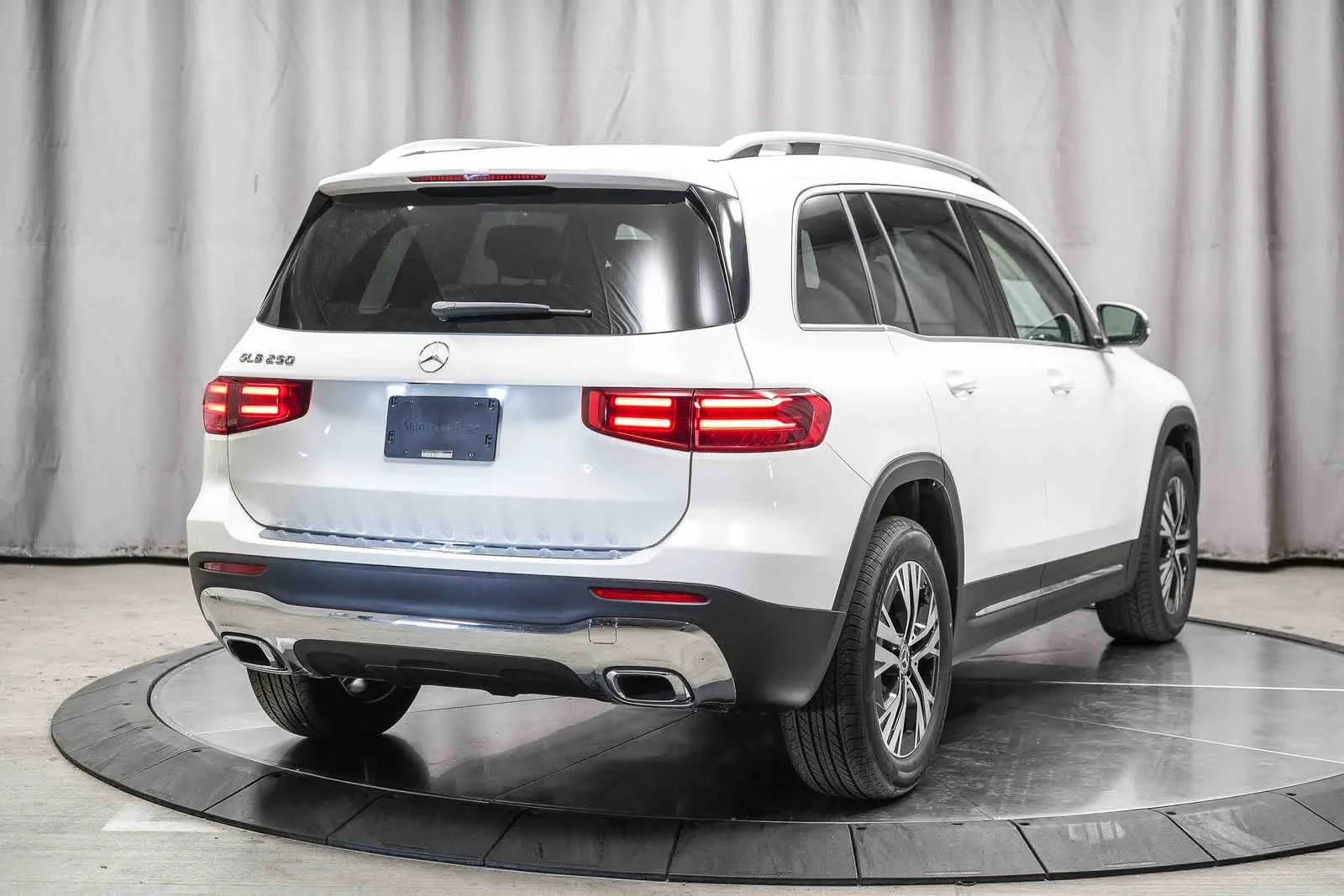 New 2026 Polar White Mercedes-Benz GLB 250 image 51