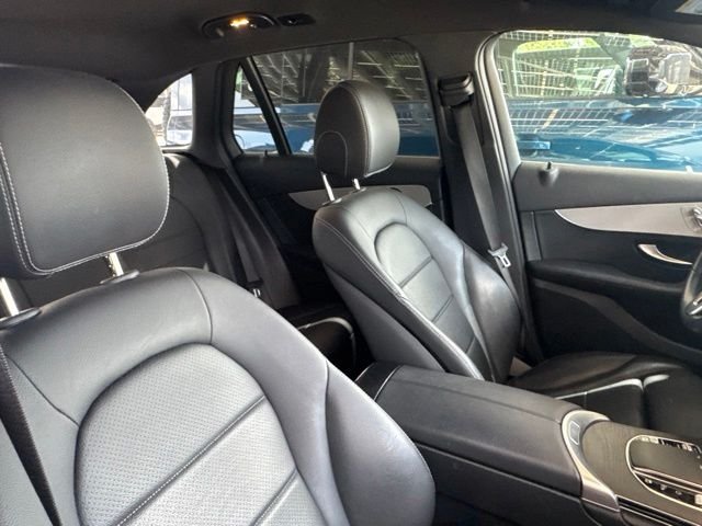 Used 2022 Silver Mercedes-Benz GLC 300 image 61
