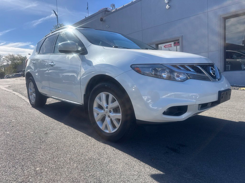 Used 2012 White Nissan SL image 4