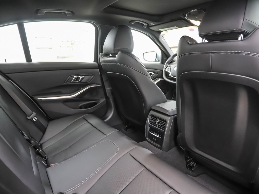 2025 BMW 3 Series 330i - Photo 22