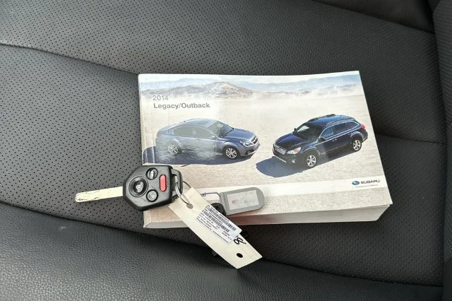 Used 2014 Gray Subaru 2.5i image 9