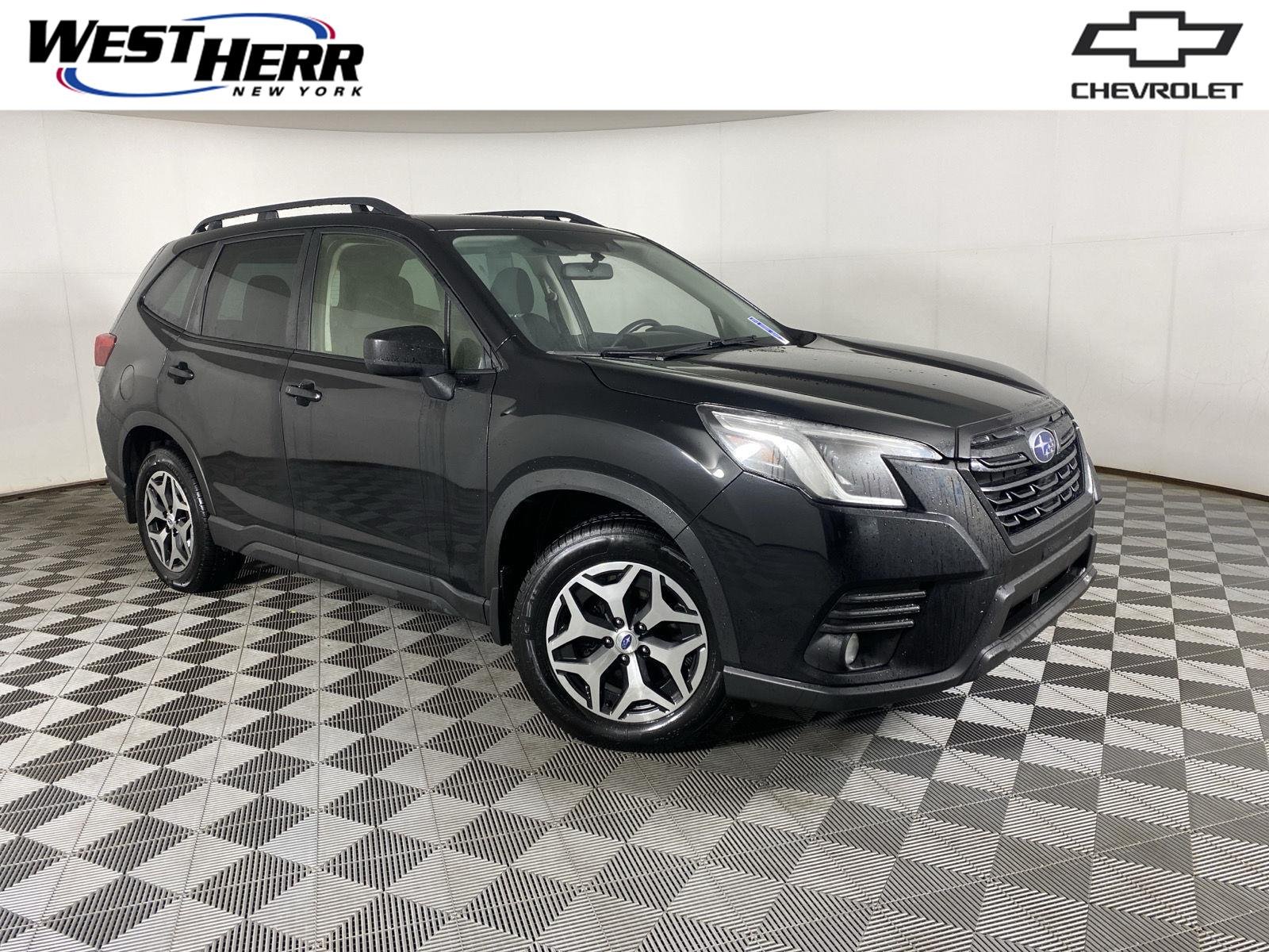 Used 2023 Crystal Black Silica Subaru Premium image 1