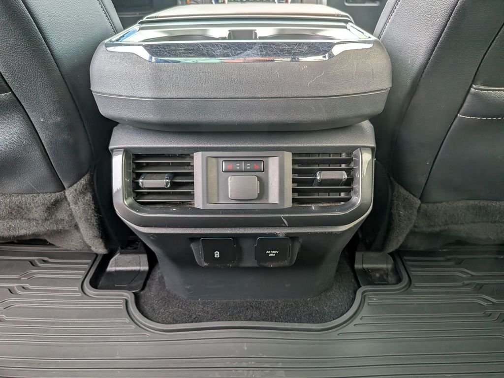 Used 2023 White Ford Lariat image 36