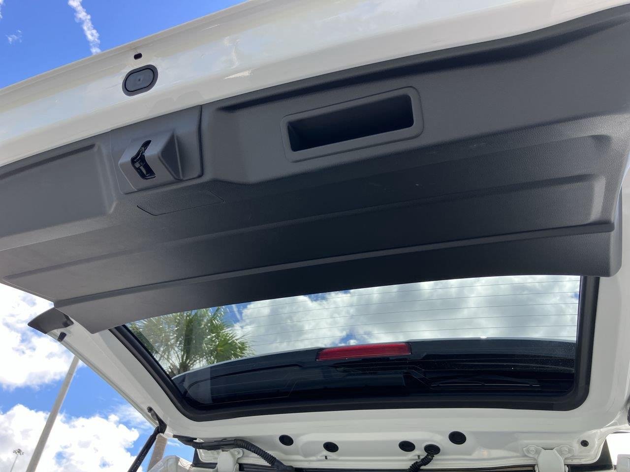 Used 2025 White (Ice Cap) Toyota SR5 image 25