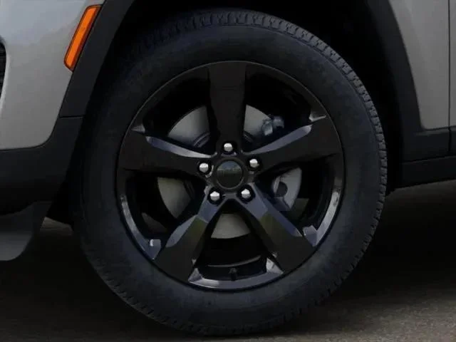 New 2025 Silver Zynith Exterior Paint Jeep Altitude X image 47