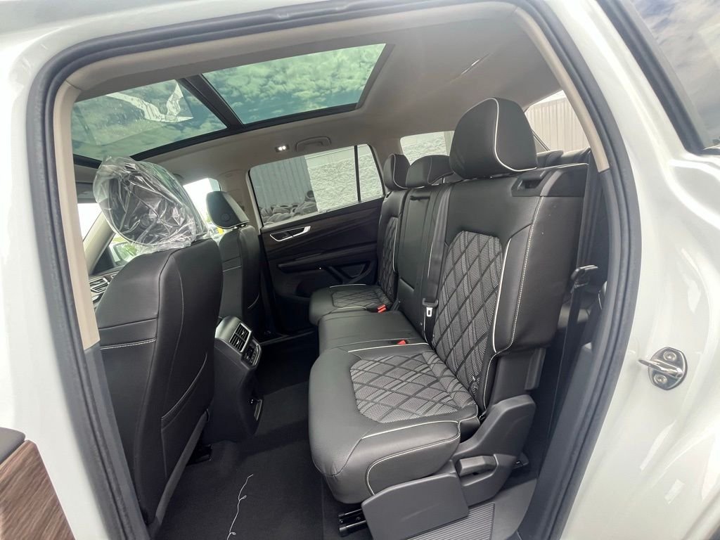 New 2026 White/off-white Volkswagen 2.0T SEL Premium R-Line image 22