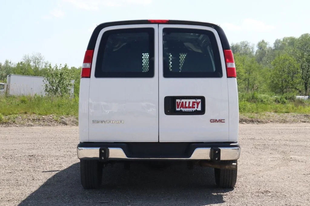 Used 2024 White GMC Work Van image 7