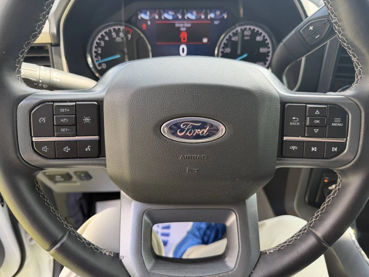 Used 2023 White Ford XLT 4x4 4dr SuperCrew 5.5 ft. SB image 9