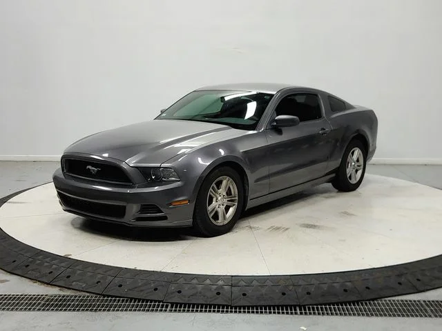Used 2014 Gray Ford V6 image 4