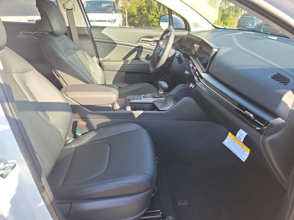 New 2026 Glacial White Pearl Kia EX image 7