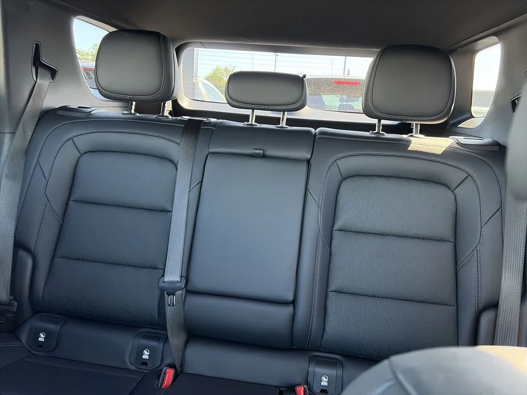Used 2025 White Chevrolet LT image 21
