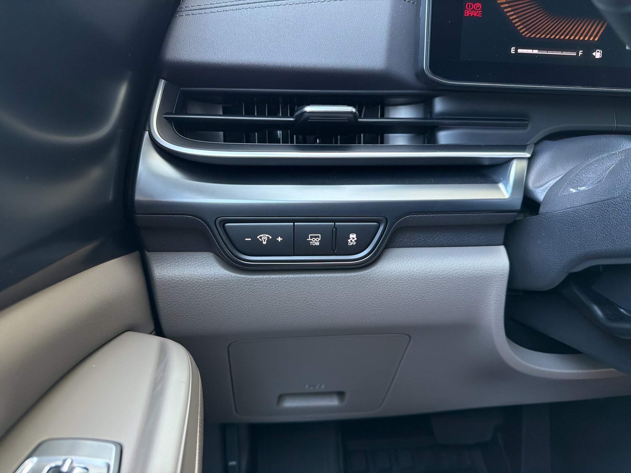 New 2027 Ceramic Silver Kia LXS image 26