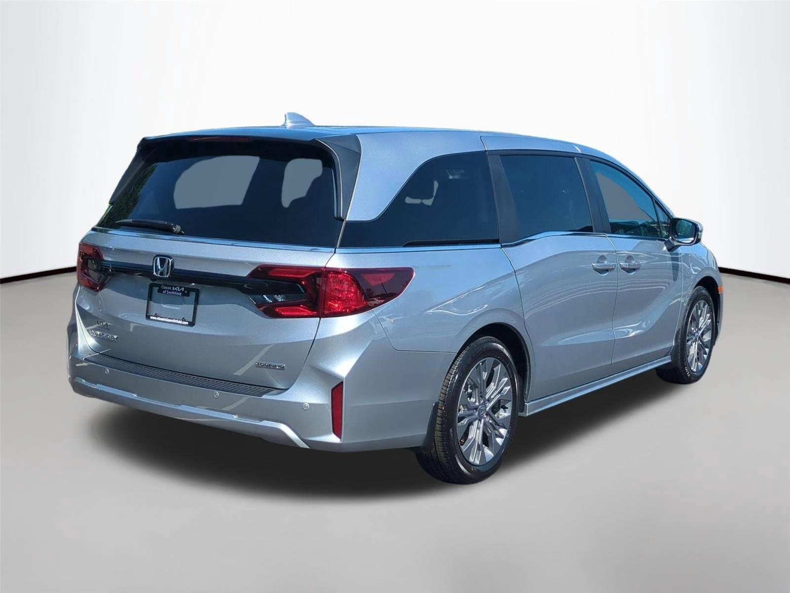 Used 2025 Solar Silver Metallic Honda Touring image 5