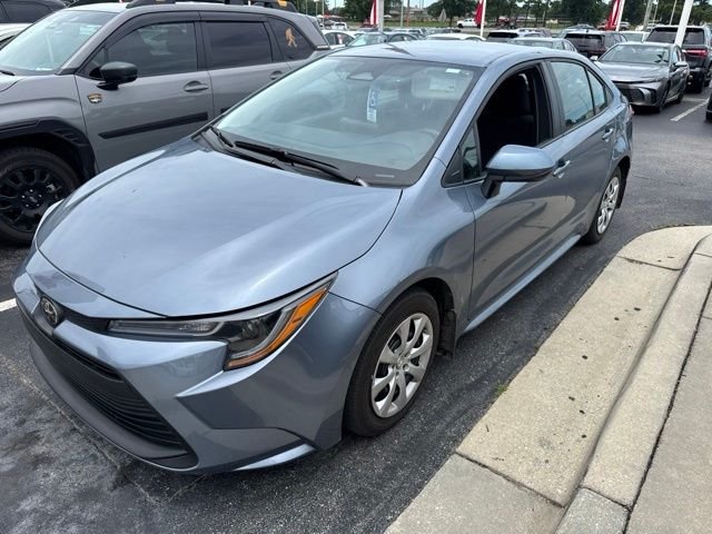 Used 2025  Toyota LE image 1