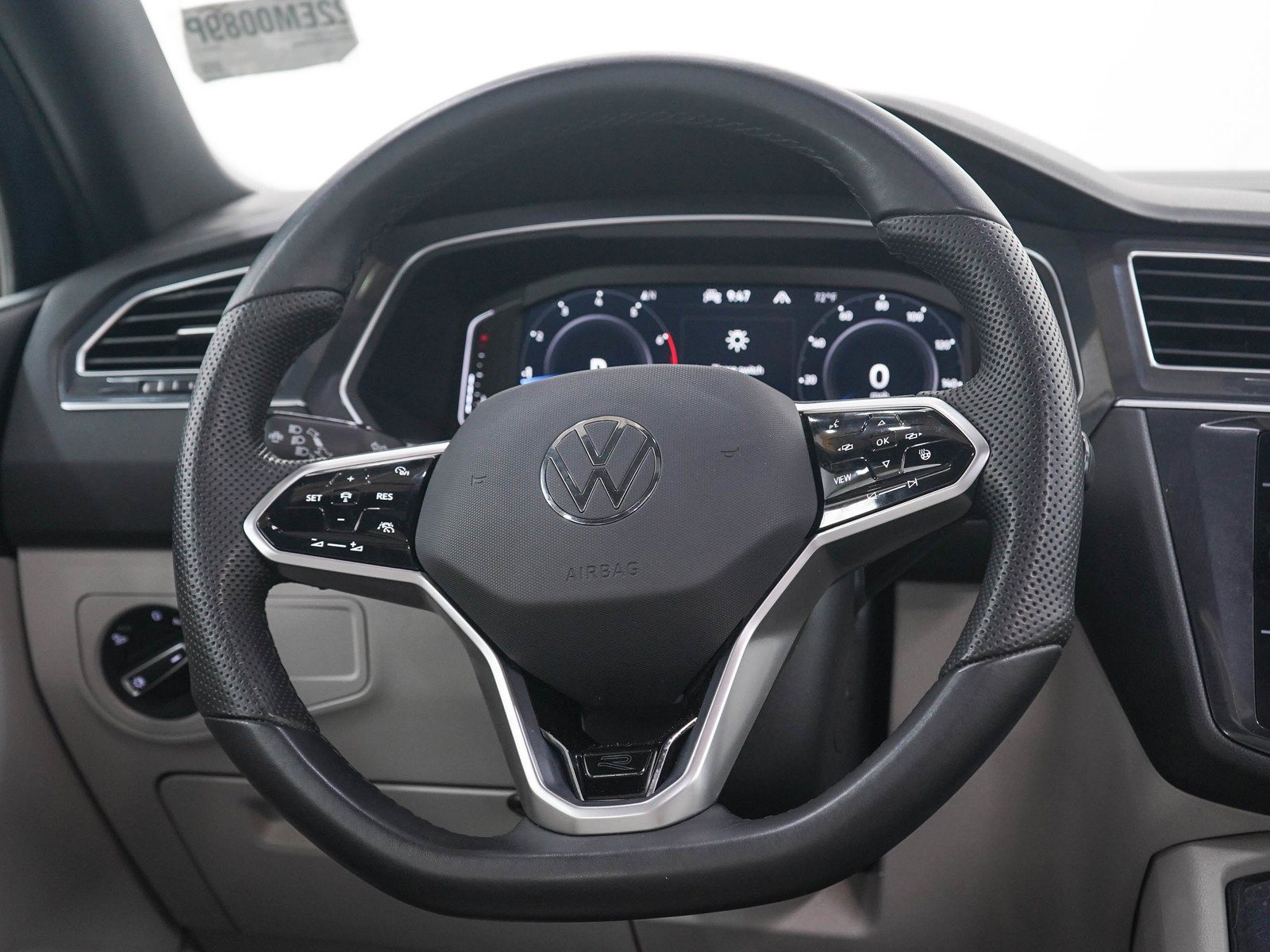 Used 2024  Volkswagen SEL R-Line image 17