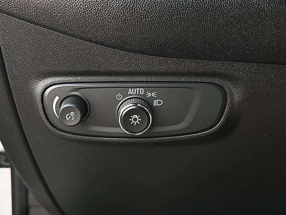 Used 2022 Silver Ice Metallic Chevrolet RS image 21