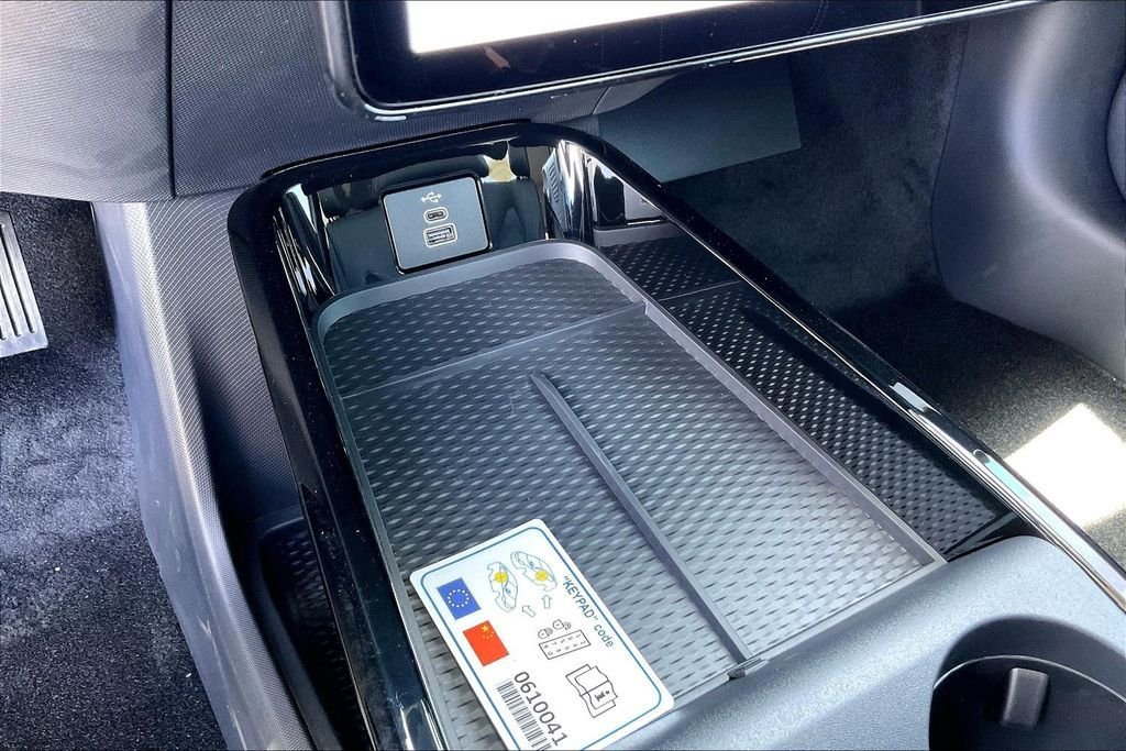 New 2026 Glacier Gray Metallic Tri-coat Ford Select image 22