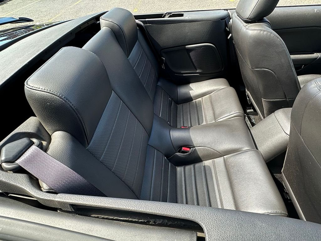 Used 2005 Black Ford  image 63