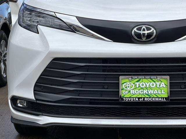 New 2026 Wind Chill Pearl <sup>1</sup> Toyota  XLE image 8