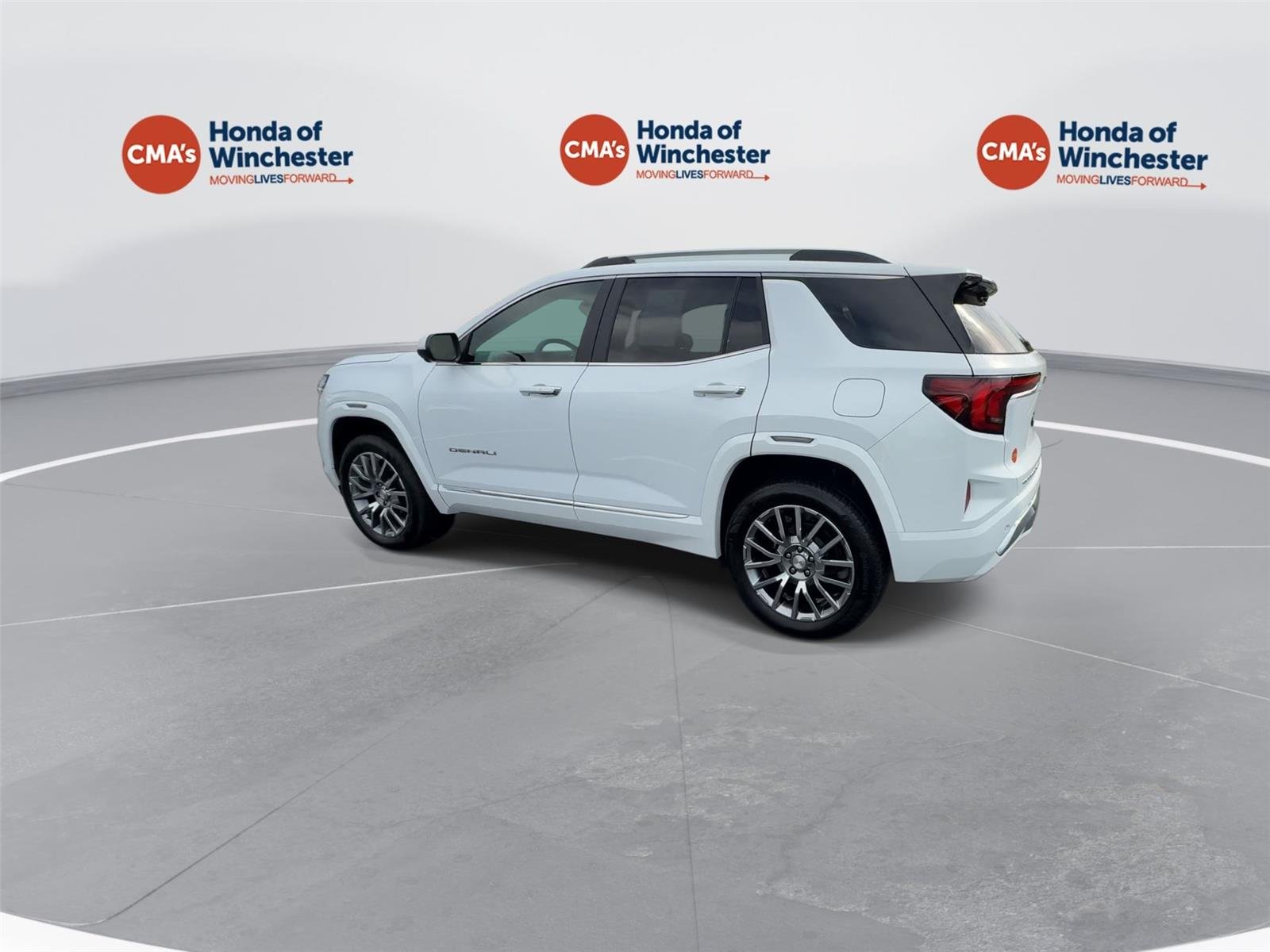 Used 2026 Summit White GMC AWD Denali image 6