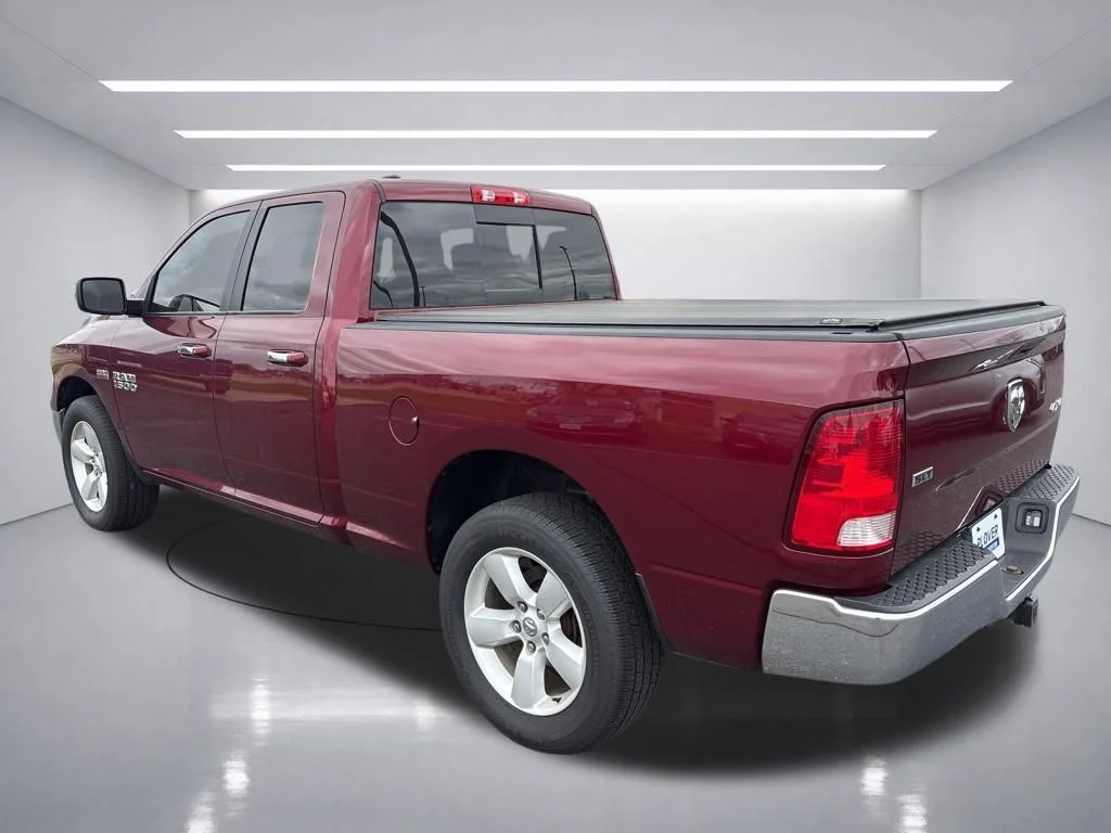 Used 2017 Delmonico Red Pearlcoat Ram SLT image 4