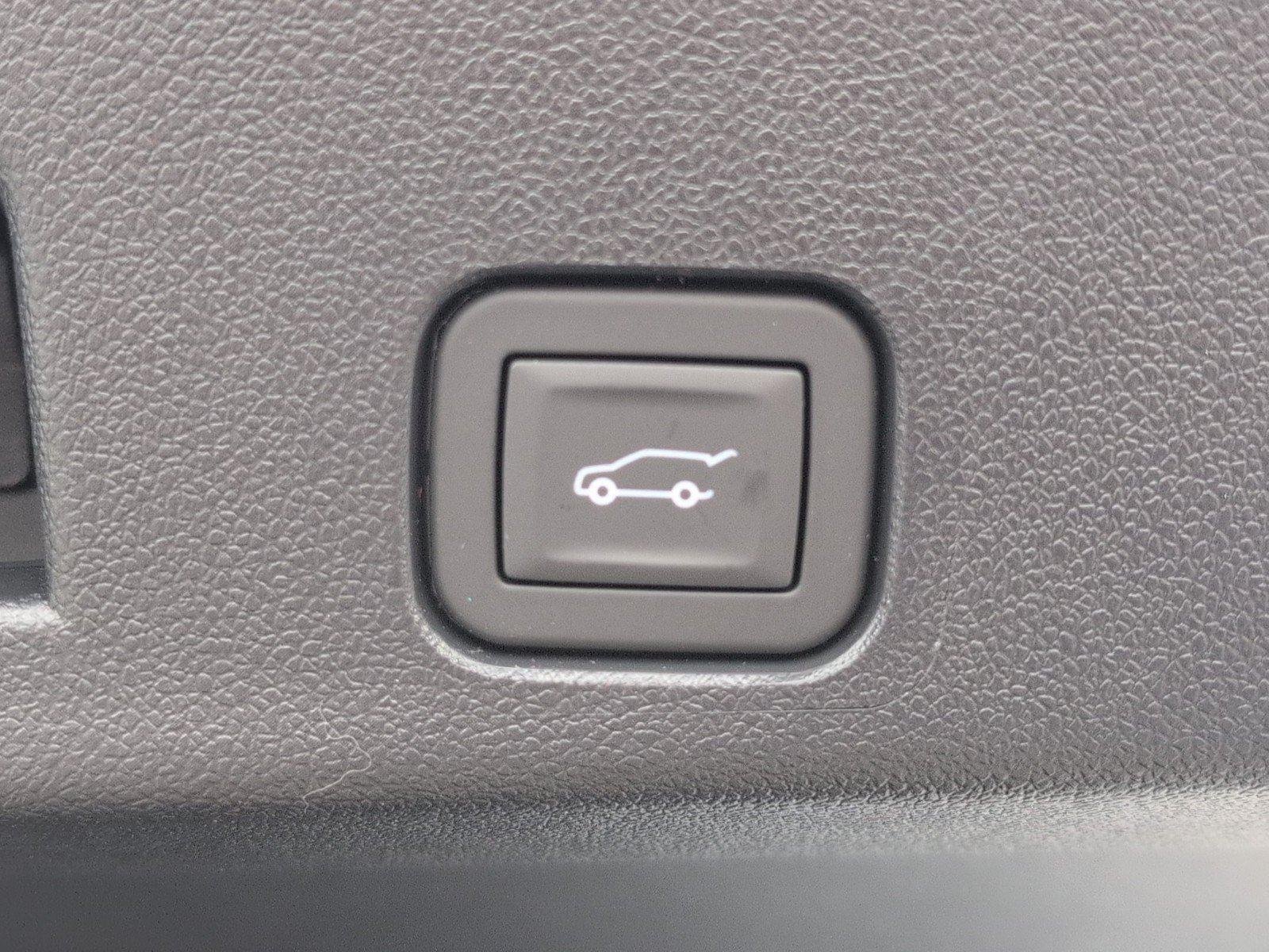 New 2026 Summit White GMC Elevation image 6