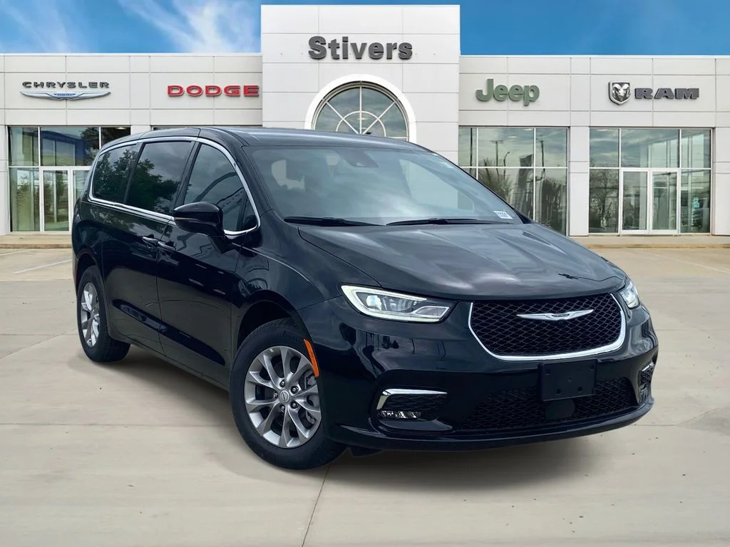 2026 Chrysler Pacifica Select AWD's photo