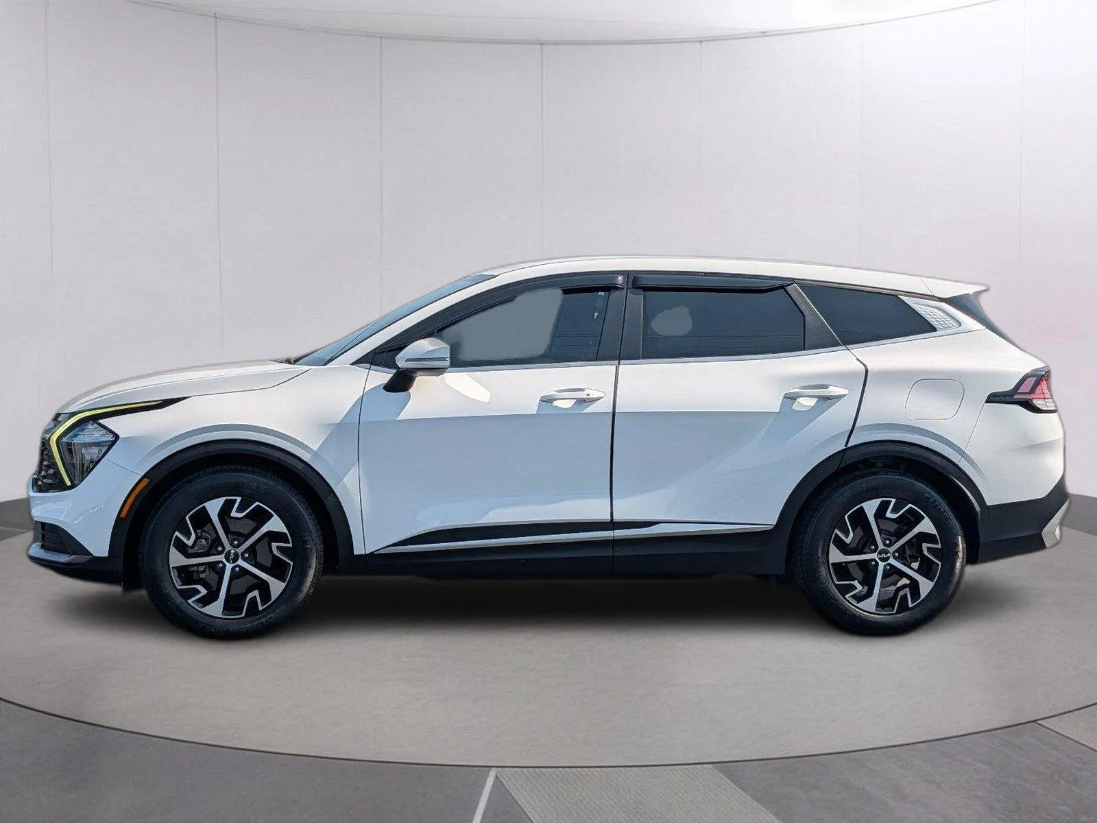 Used 2023 Glacial White Pearl Kia EX image 2