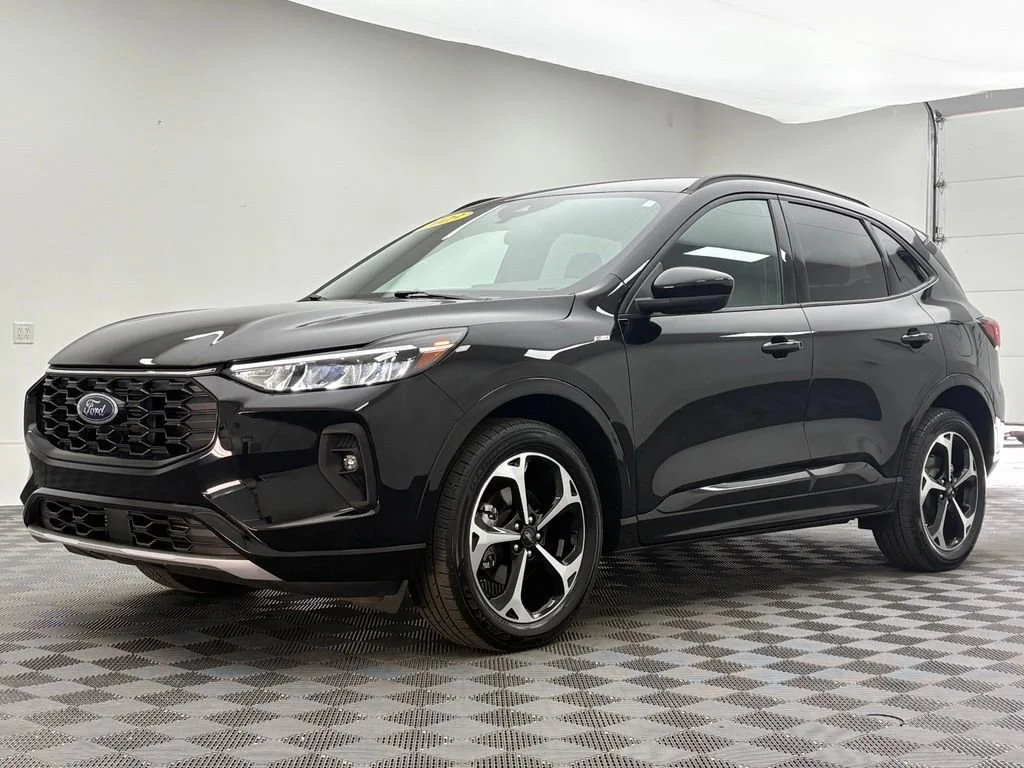 Used 2023 Black Ford ST-Line Select image 2