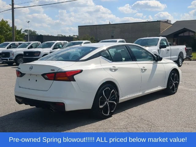 Used 2024 White Nissan 2.5 SR image 13