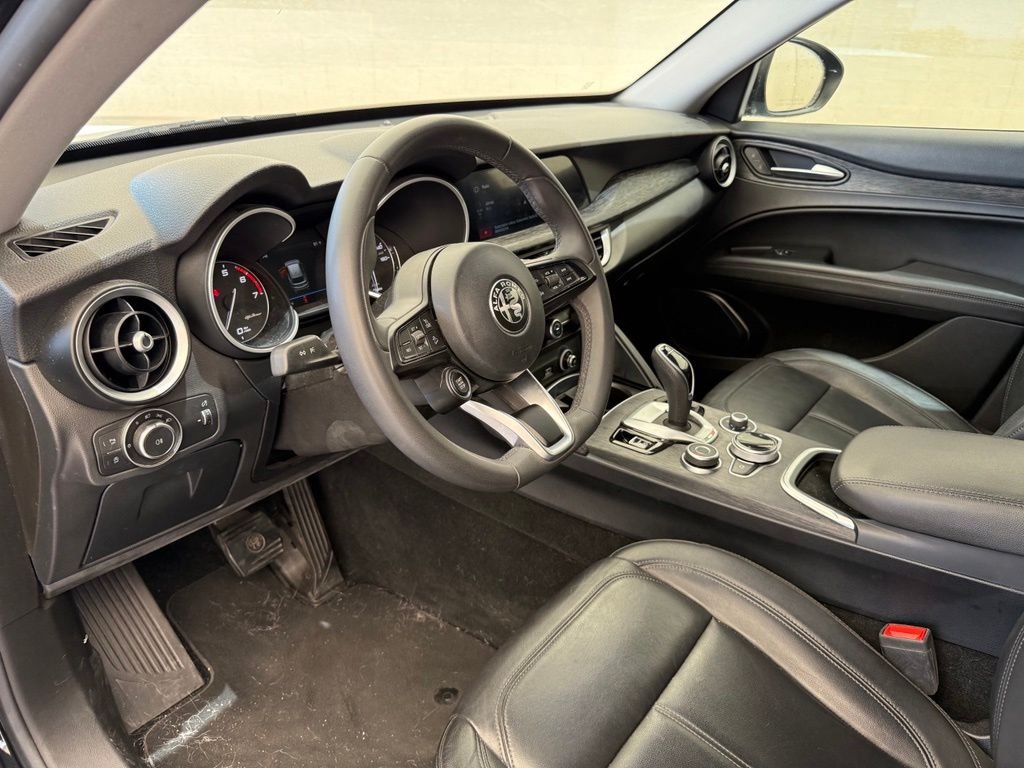 Used 2021 Black Metallic Alfa Romeo Sprint image 14