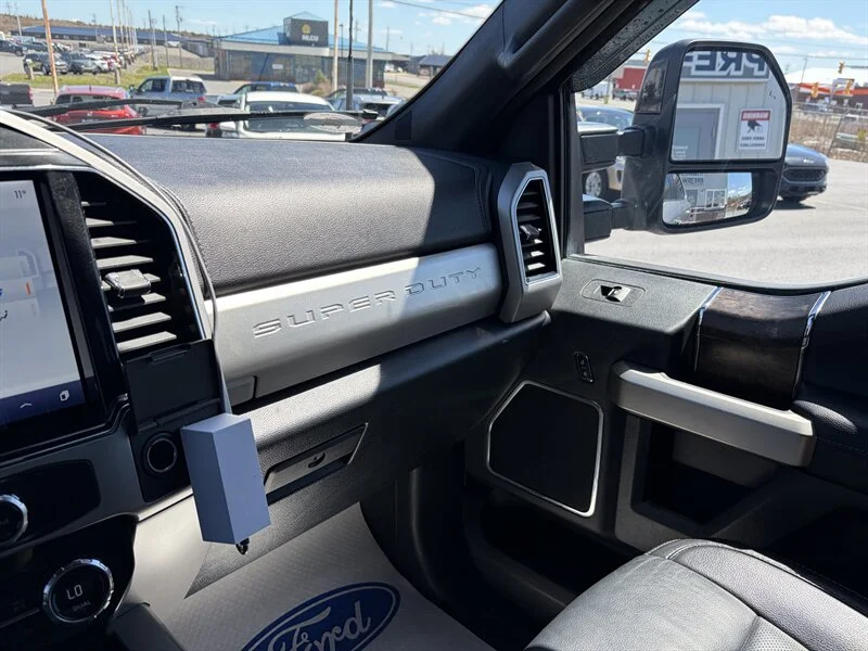 Used 2022 Grey Ford Super Duty Lariat image 11