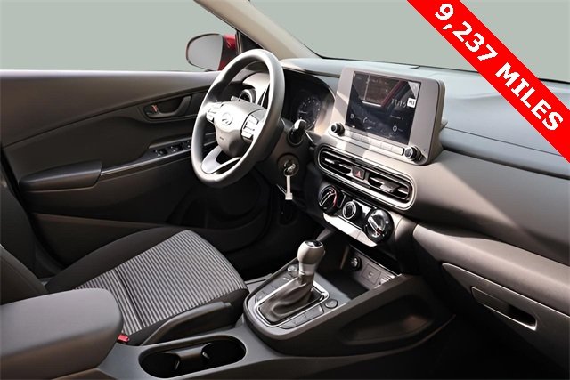 2023 Hyundai Kona SE photo 4