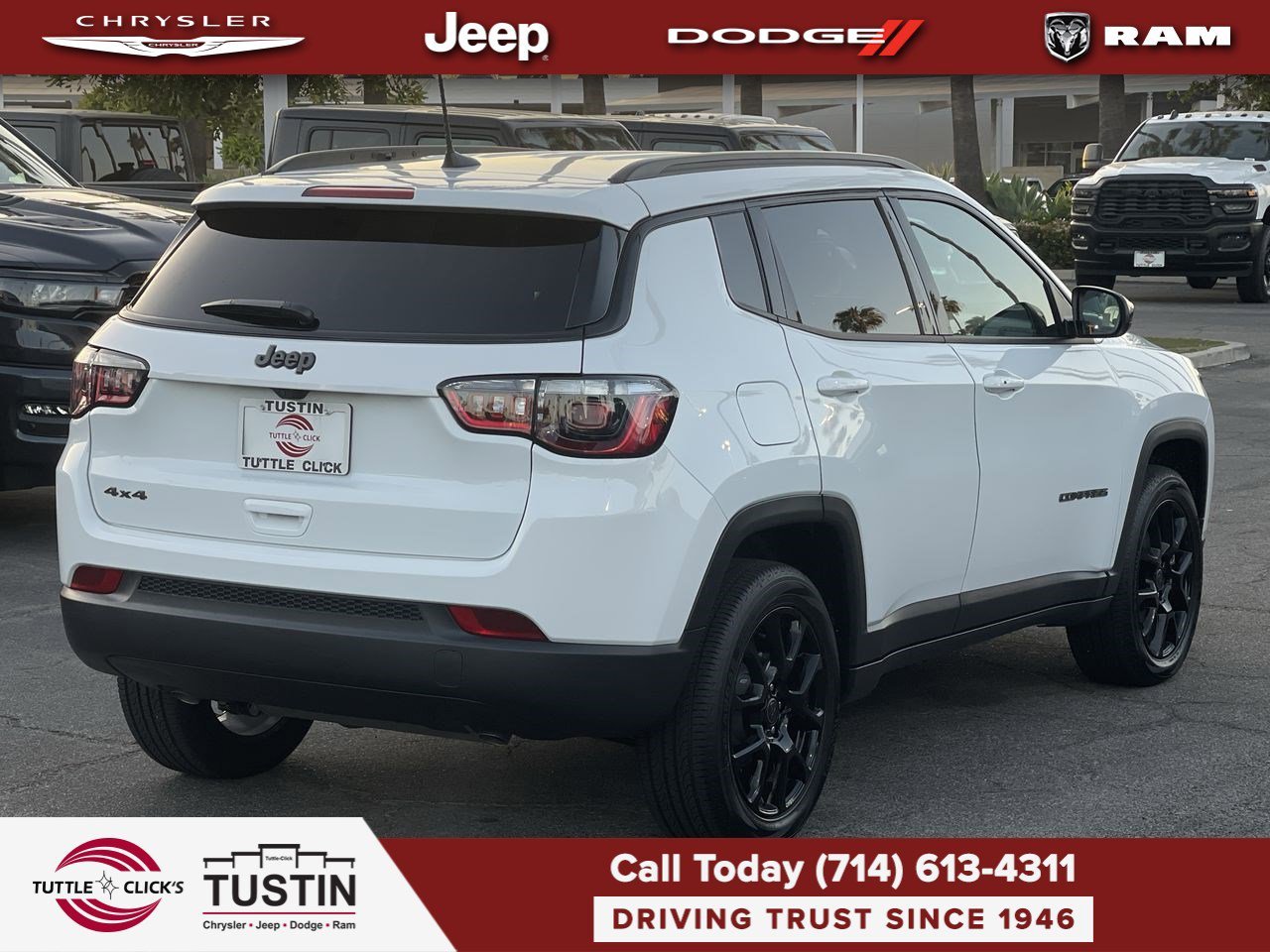 New 2026 Bright White Clearcoat Jeep Latitude image 6