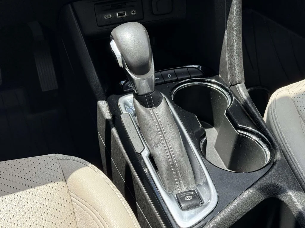 Used 2020 White Frost Buick Essence image 20