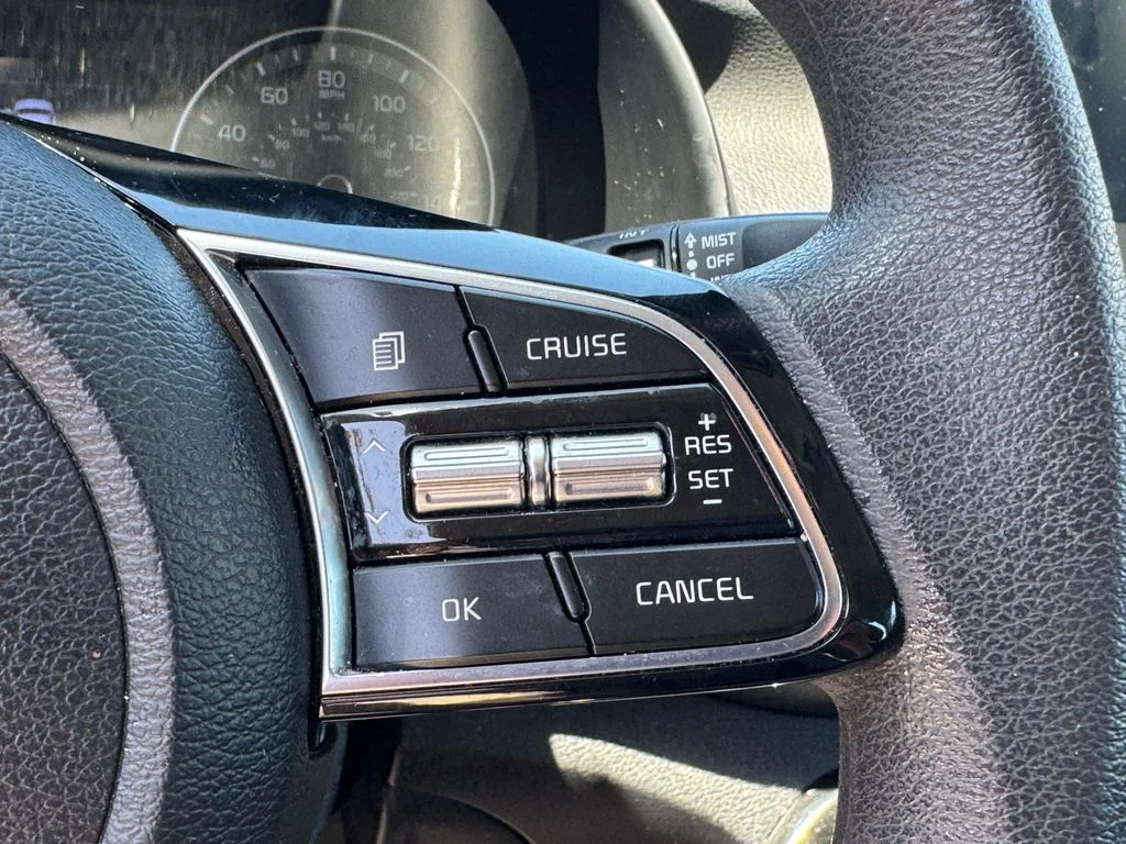 Used 2019 Red Kia LXS image 23