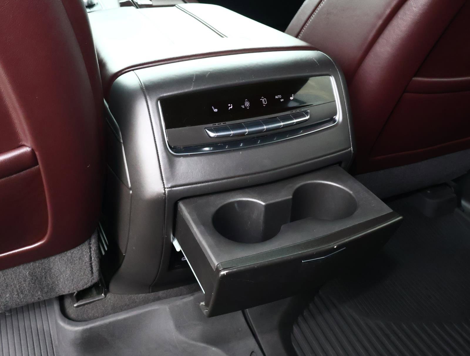 2021 Cadillac Escalade ESV Sport Platinum - Photo 18